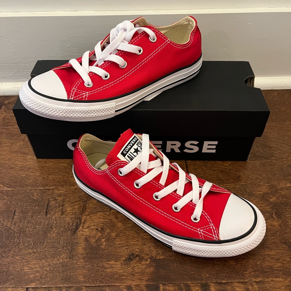 *Brand New In Box* Red Low-top Converse